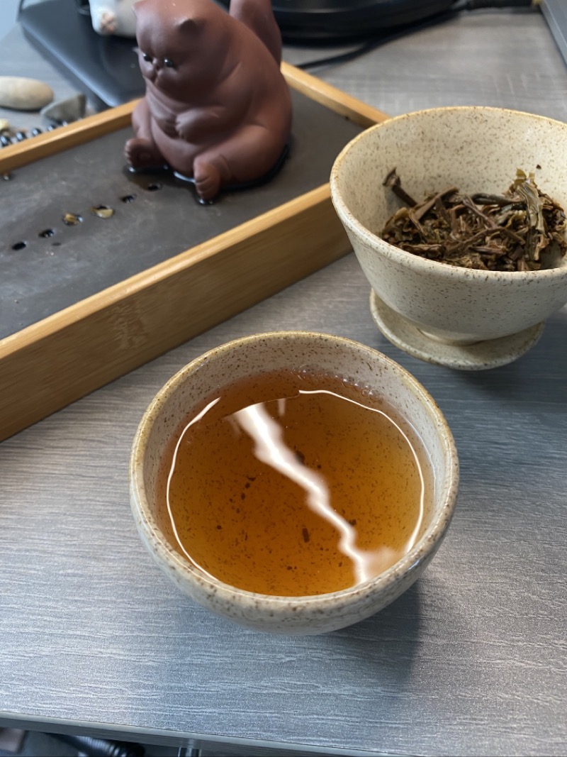 tea in the cup